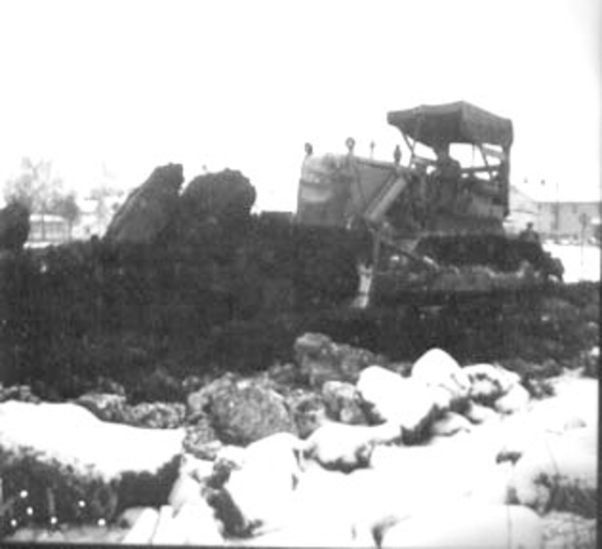 Anno Domkirkeodden, BULLDOSER, FORBEREDELSE TIL TINGVOLDTORGET, GRAVING
