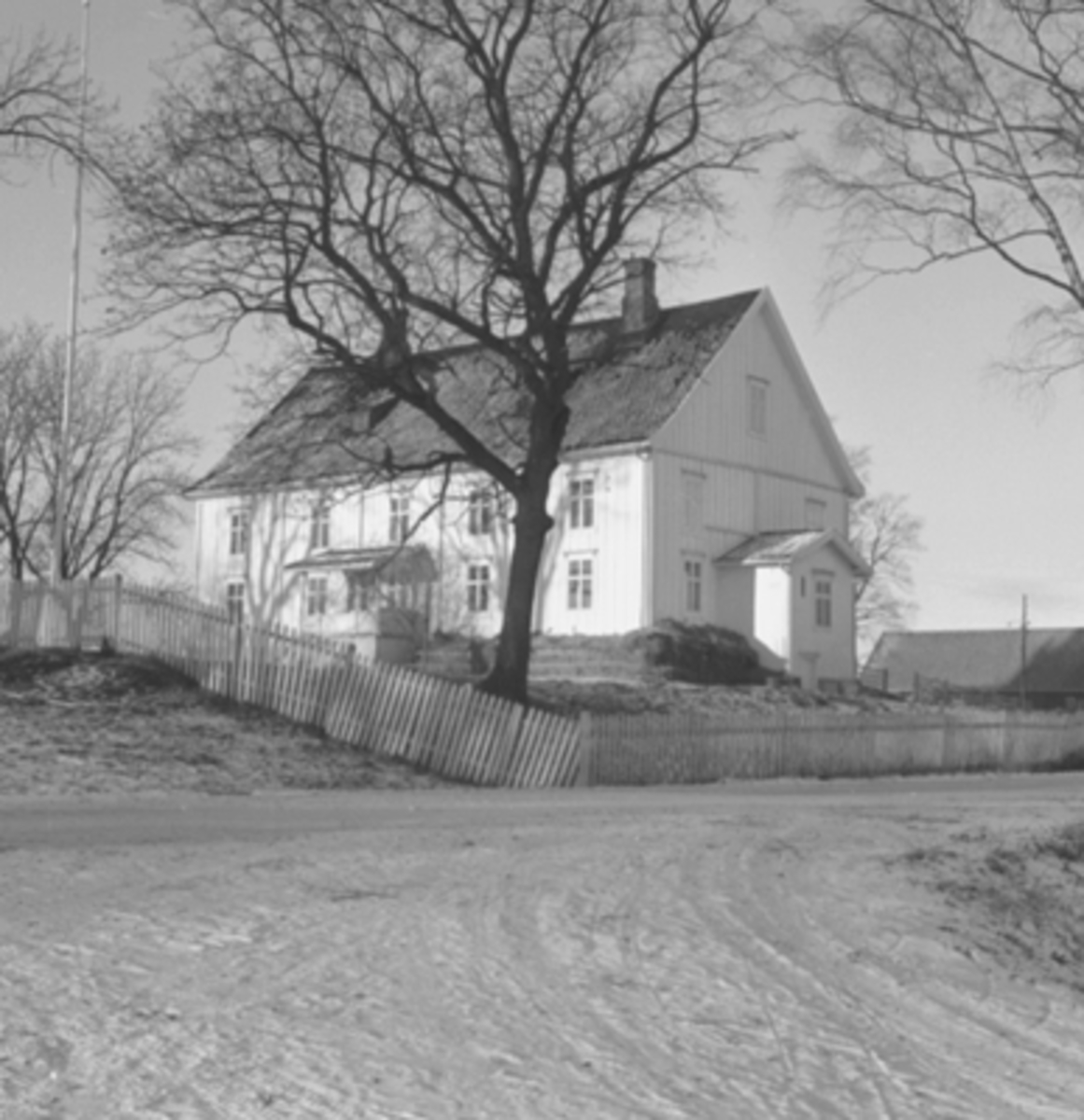 Anno Domkirkeodden, EKSTERIØR: HOVEDBYGNING, STANGE PRESTEGÅRD