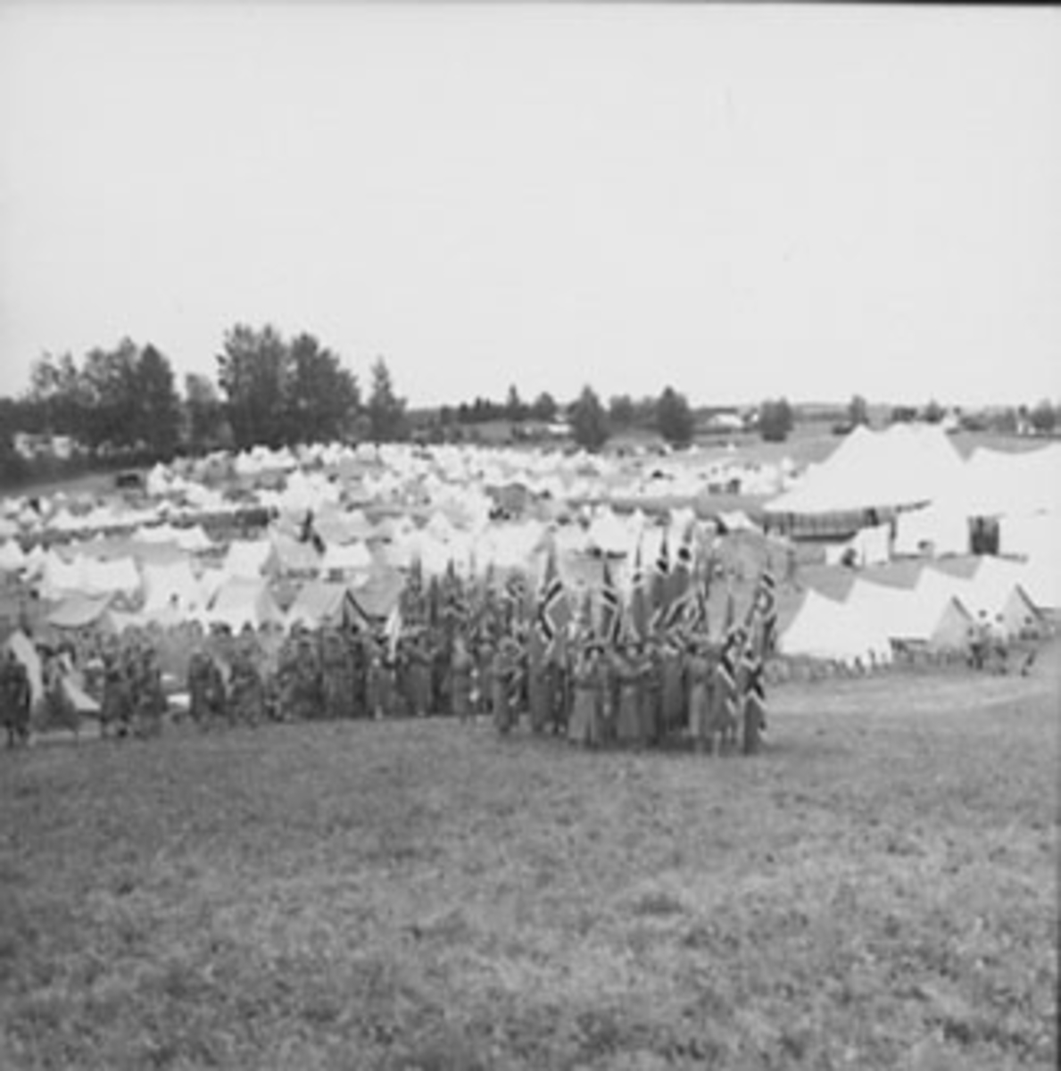 Anno Domkirkeodden, LANDSPIKESPEIDERLEIR, OTTESTAD, OPPMARSJ MED FLAGG