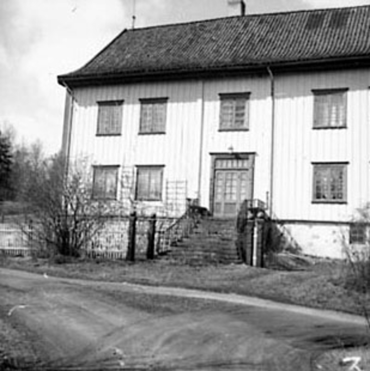 Anno Domkirkeodden, EKSTERIØR: GARDSBRUK, HOVEDBYGNINGEN, VIK, TANGEN,
