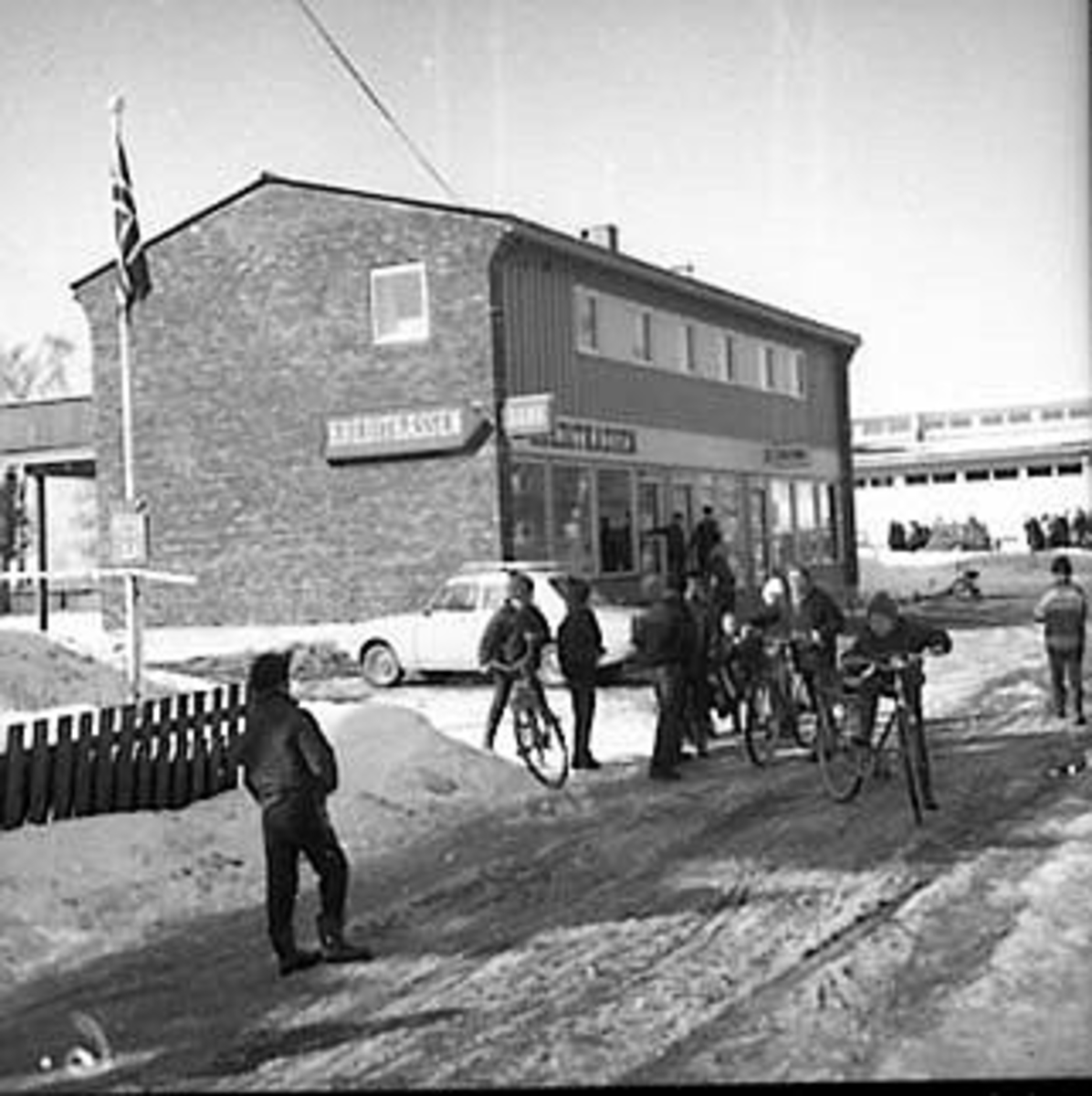 Anno Domkirkeodden, EKSTERIØR: KREDITKASSENS NYBYGG, SKOLEGATA. , STANGEBYEN