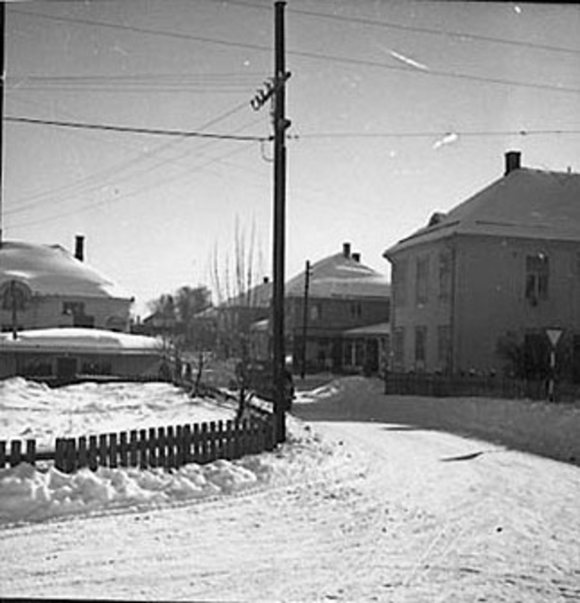 Anno Domkirkeodden, EKSTERIØR: FRAM, SKOLEGATA. , VINTER, STANGEBYEN