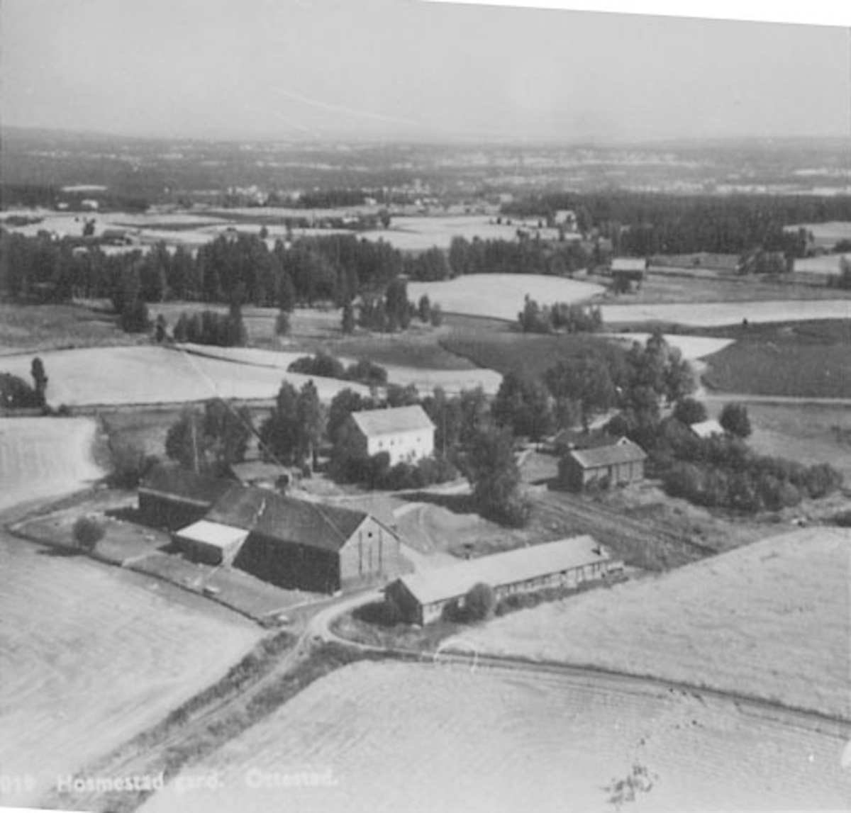 Normann Helger, FLYFOTO, HOSMESTAD GÅRD, HOSMESTAD VESTRE. OG ØSTRE M. M.