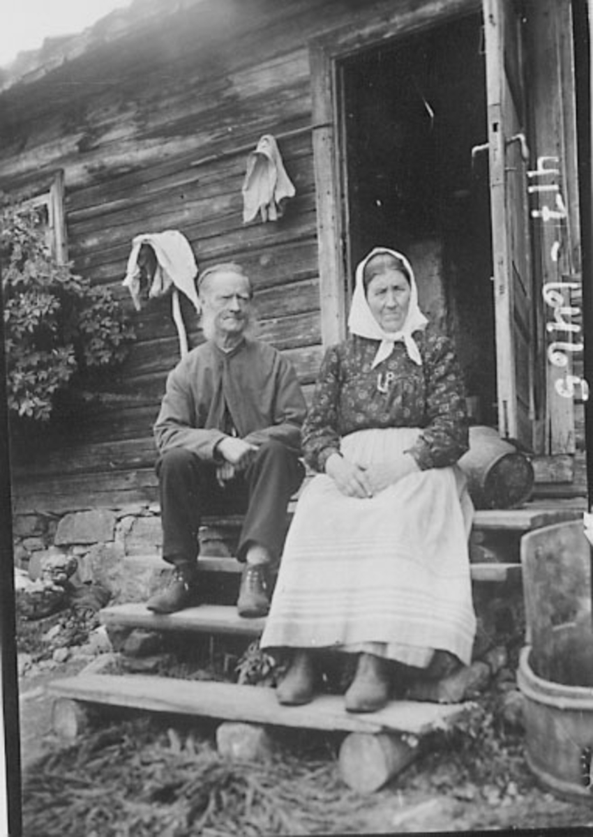Normann Helger, GRUPPE: 2, ELDRE EKTEPAR, OLA JOHANSEN FINNBERGET, SYVERINE LARSDATTER AUSTADEIE FØDT:1849, SETERFOLK, LABBEN SETER UNDER SAKSERUD, ESPA