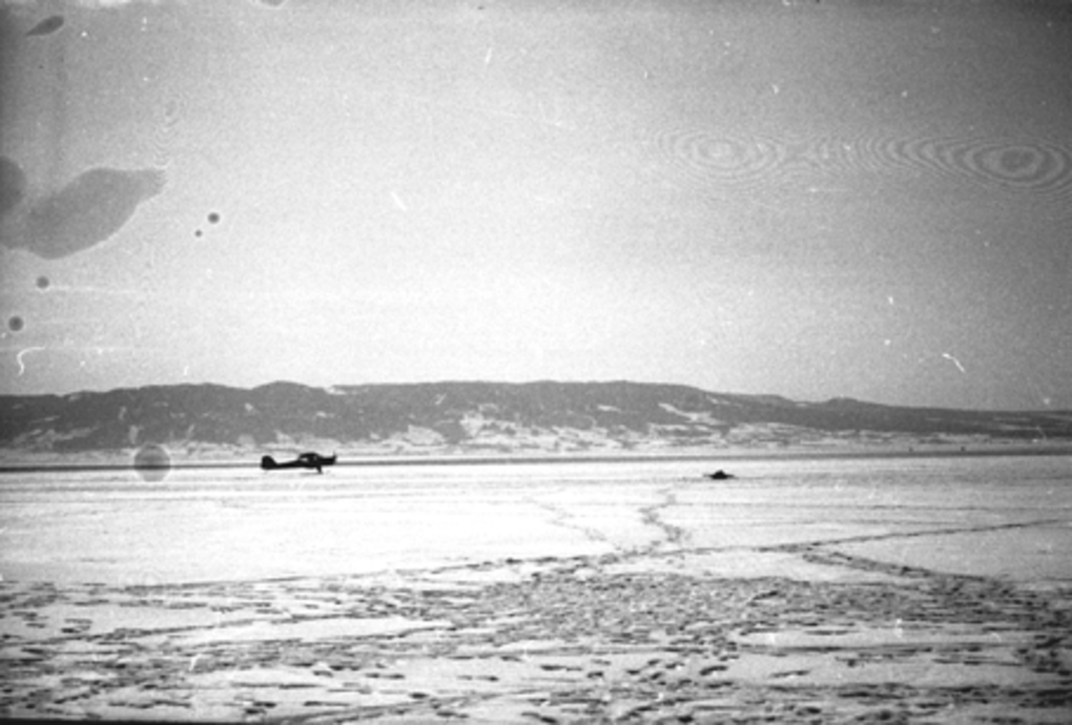Anno Domkirkeodden, FLY LANDER PÅ MJØSISEN, VINTER