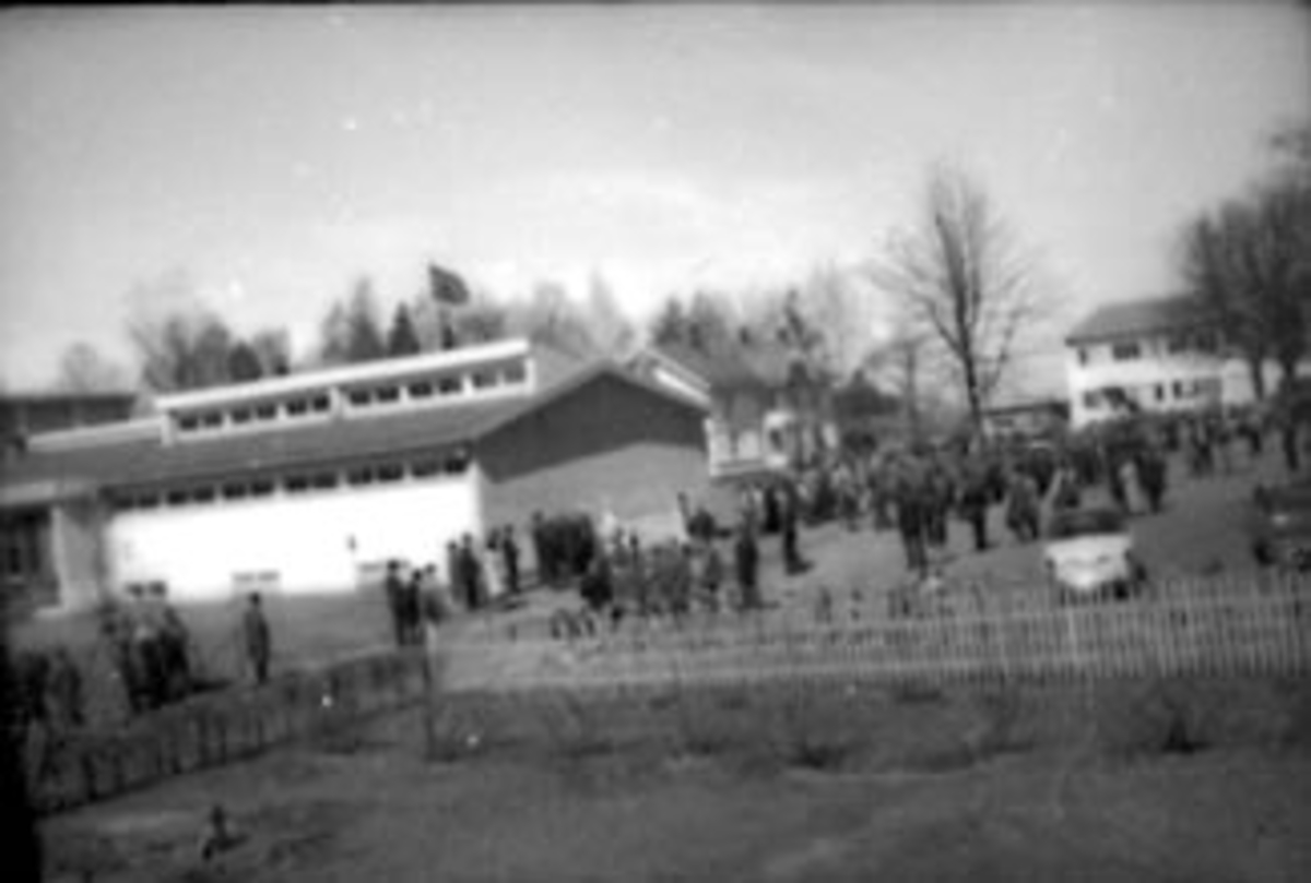 Anno Domkirkeodden, 17 MAI, SAMLING PÅ STANGE SKOLE, MYE FOLK