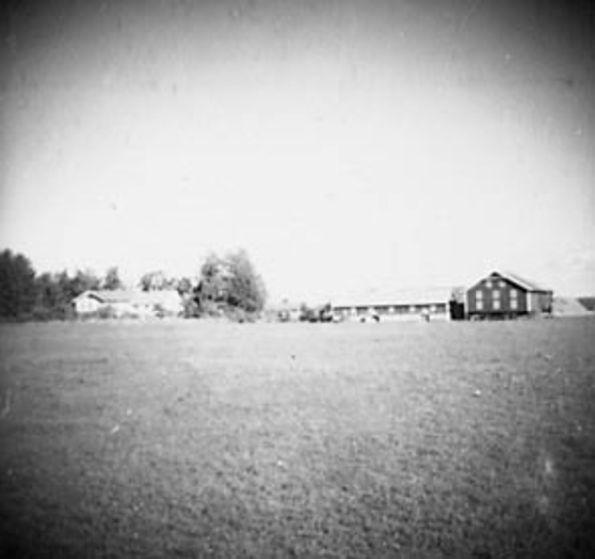 Anno Domkirkeodden, EKSTERIØR GARDSBRUK, LINDSTAD GÅRD I STANGE, EIES AV BÆKKEDAL FAMILIEN.