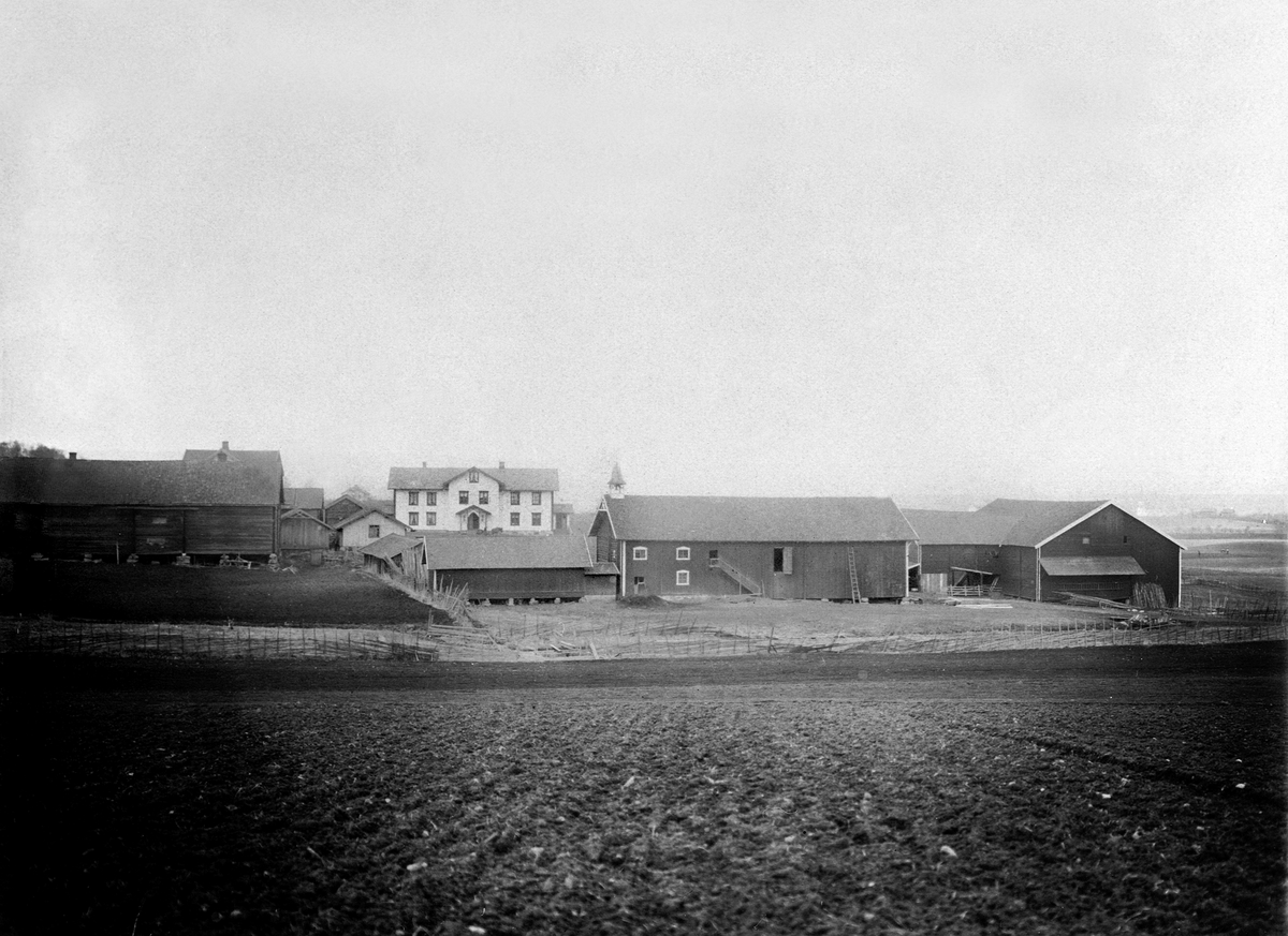 Anno Domkirkeodden, EKSTERIØR: GARDSBRUK, DAHL GÅRD, ROMEDAL