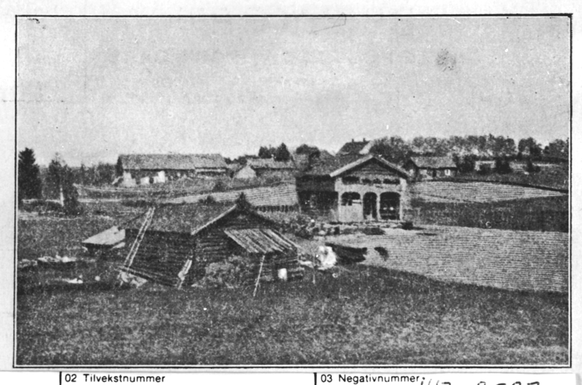 Anno Domkirkeodden, EKSTERIØR: ELTONSTUA, ELTONBAKKEN, NÅ PÅ HEDMARKSMUSEET