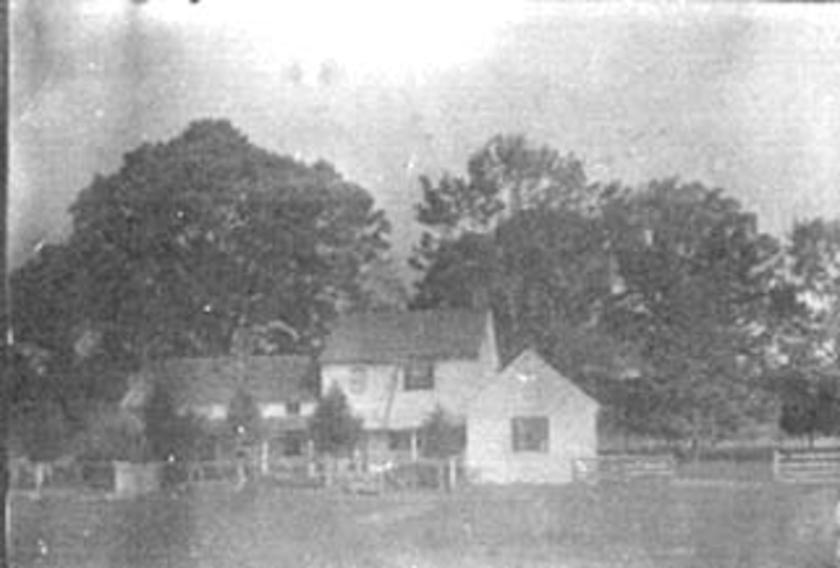 Normann Helger, EKSTERIØR: GARDSBRUK, FARM, NILS NILSEN SKUGGERUD, CUMBERLAND, WISCONSIN, USA, (STANGE)
