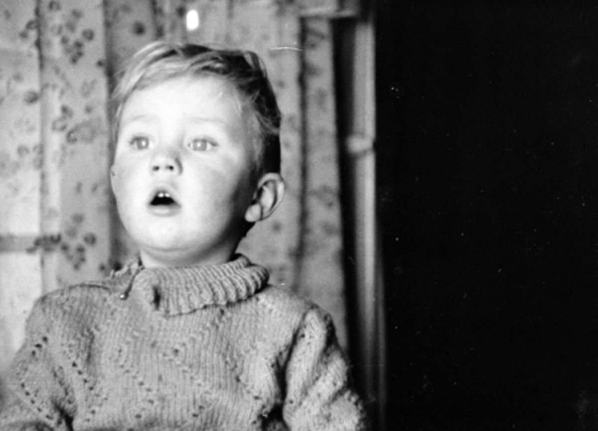 Anno Domkirkeodden, ANNAR SKJEGSTAD, FEBRUAR 1941. FAREN ADOLF SKJEGSTAD SATT PÅ GRINI FANGELEIR SOMMEREN 1942 OG HADDE DETTE BILDET OVER SENGA SI. BILDET BLE SENERE BESLAGLAGT AV TYSKERNE DA DET VAR FORBUDT MED PERSONLIGE EIENDELER SOM KUNNE GI FANGEN POSITIVE OPPLEVELSER. SE ÅRBOKA " GAMMALT FRA STANGE OG ROMEDAL"20…