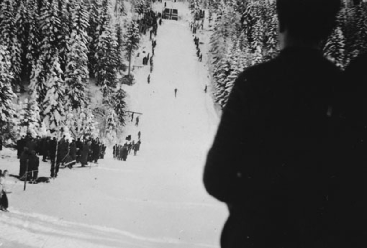 Anno Domkirkeodden, BJØRNSTADBAKKEN, LANDSRENN I 1940, HOPPRENN