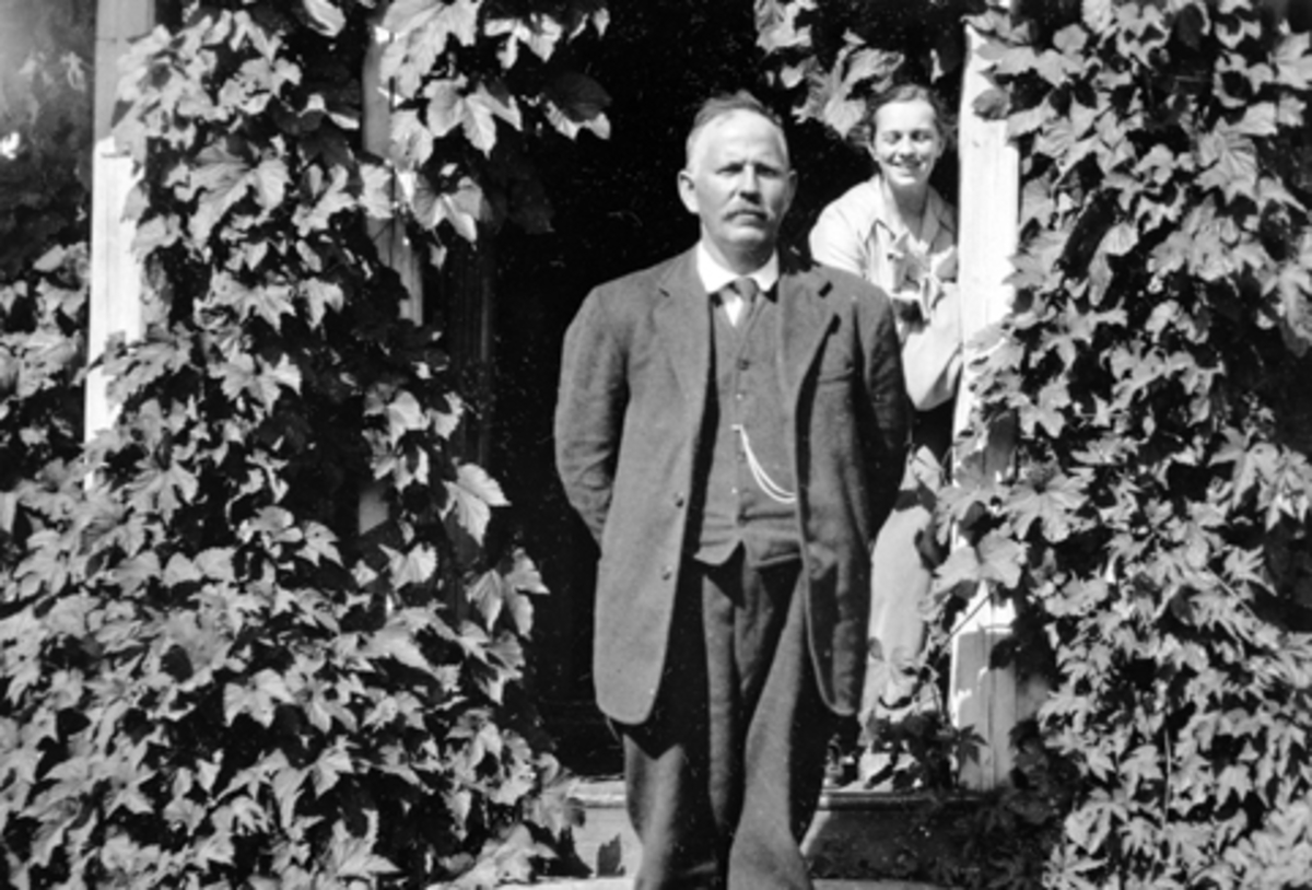 Anno Domkirkeodden, OLE MOSTUE 1853-1922, PÅ VIK, TANGEN