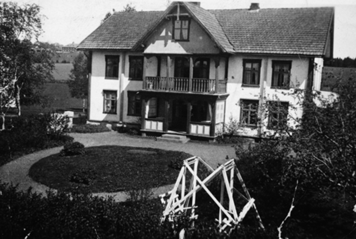 Anno Domkirkeodden, RAA NORDRE I STANGE, HOVEDBYGNINGEN, HAGE, CA. 1925.