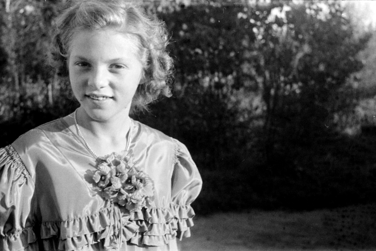 Adolf Skjegstad, Portrett jente, Astrid Margrethe Strandberg, født Skjegstad.