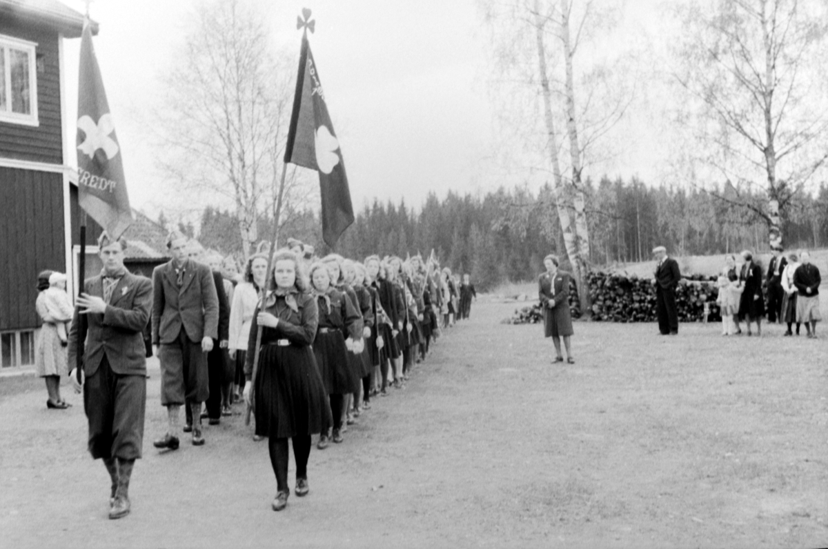 Adolf Skjegstad, SPEIDERTOG, 17. MAI, FLAGG, UKJENT STED, STANGE?