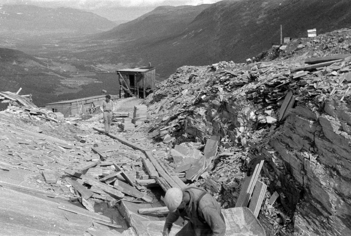 Adolf Skjegstad, SKIFERBRUDD, UKJENT STED.