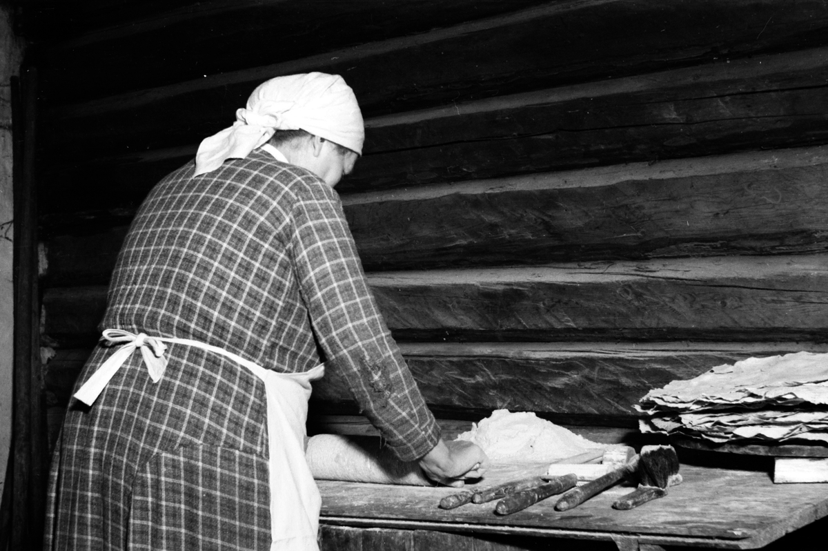 Adolf Skjegstad, BAKSTEKONE, FLATBRØDBAKING.