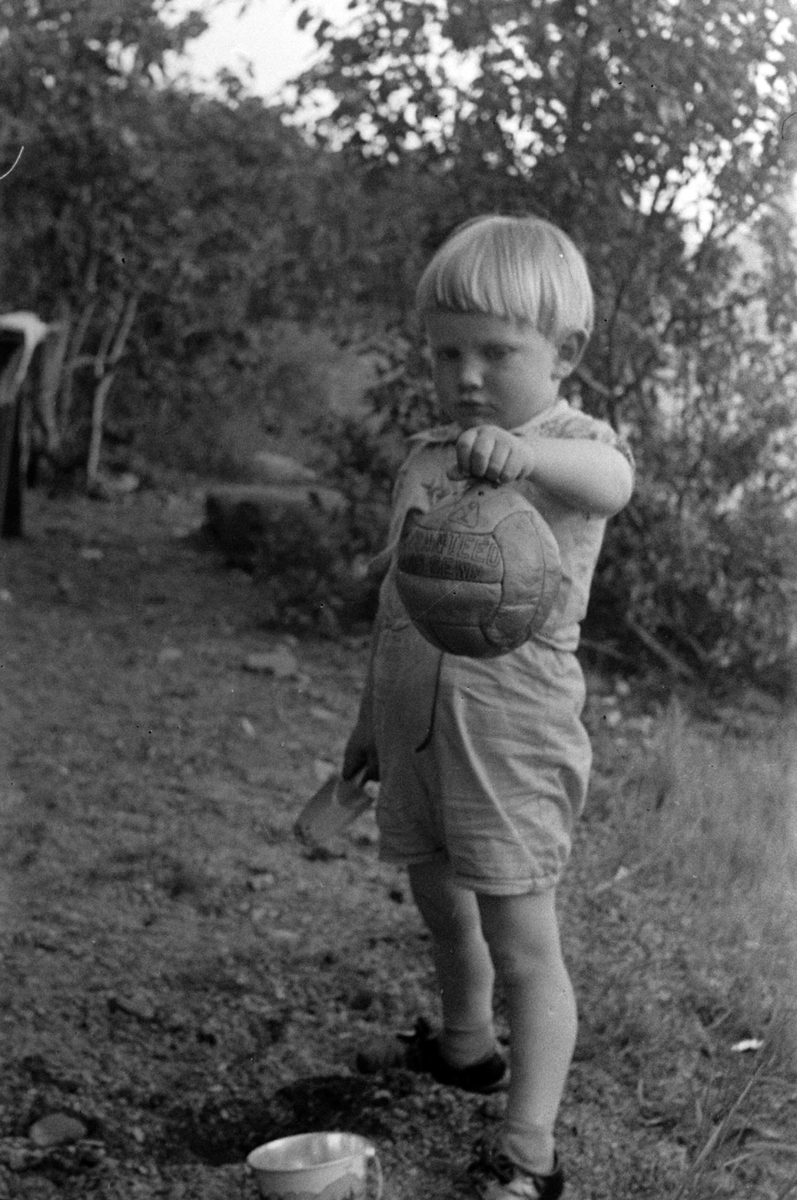 Adolf Skjegstad, Odd Kjell Skjegstad 1938/39, m/ fotball.