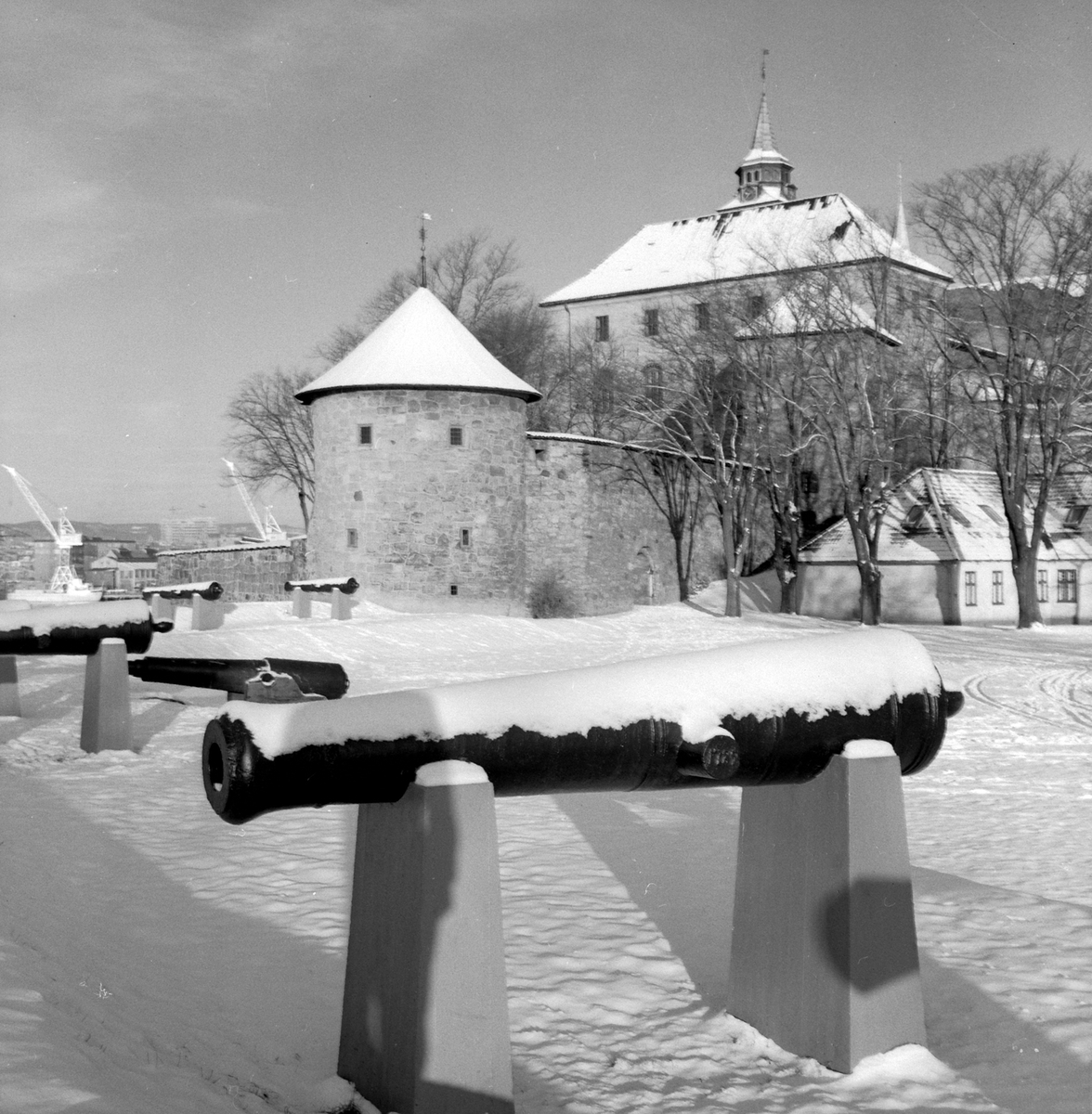 Adolf Skjegstad, AKERHUS FESTNING
