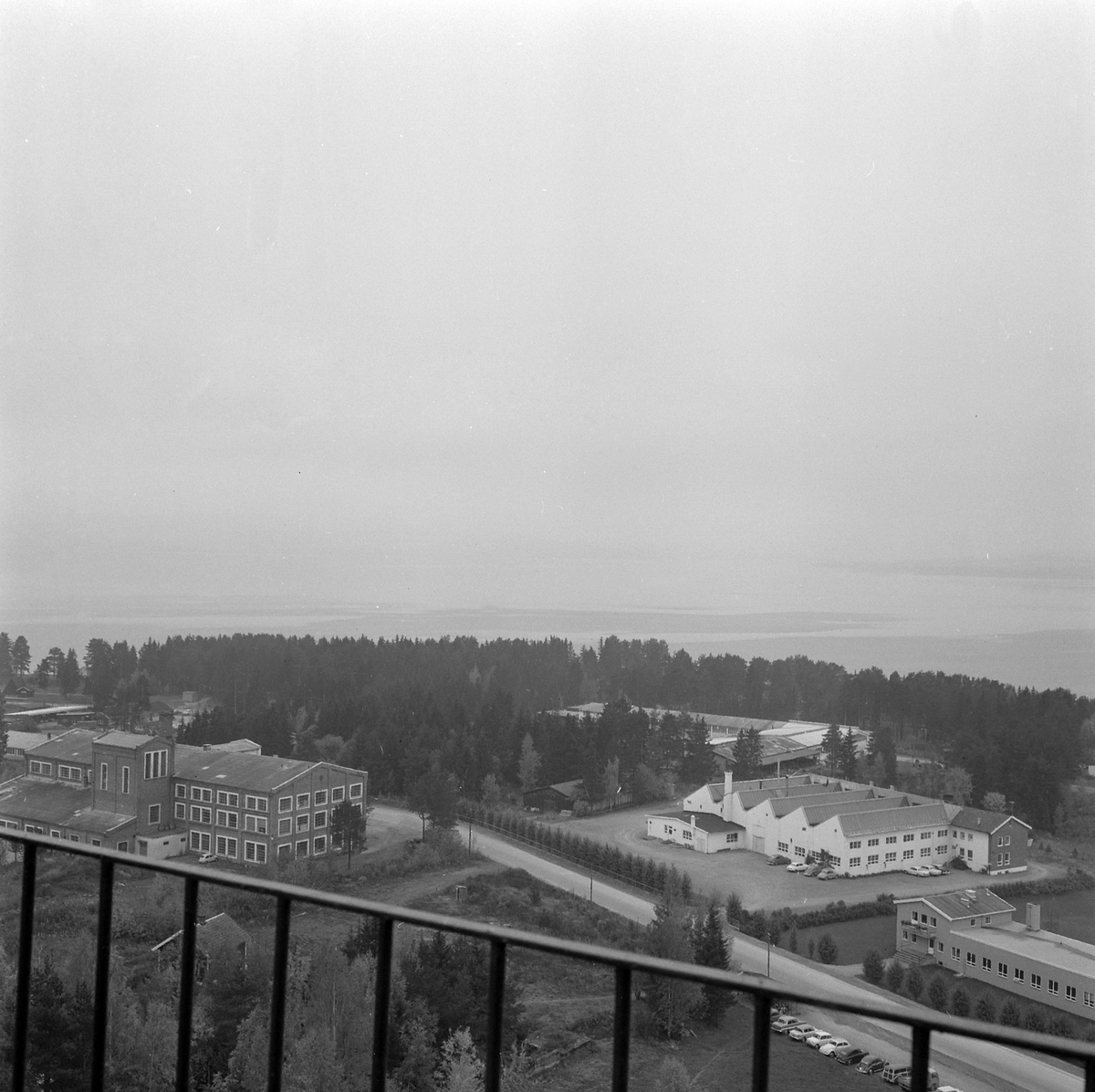 Adolf Skjegstad, Utsikt fra Kornsiloen mot sør, Hamar. Stålverket, K.A. Rasmussen