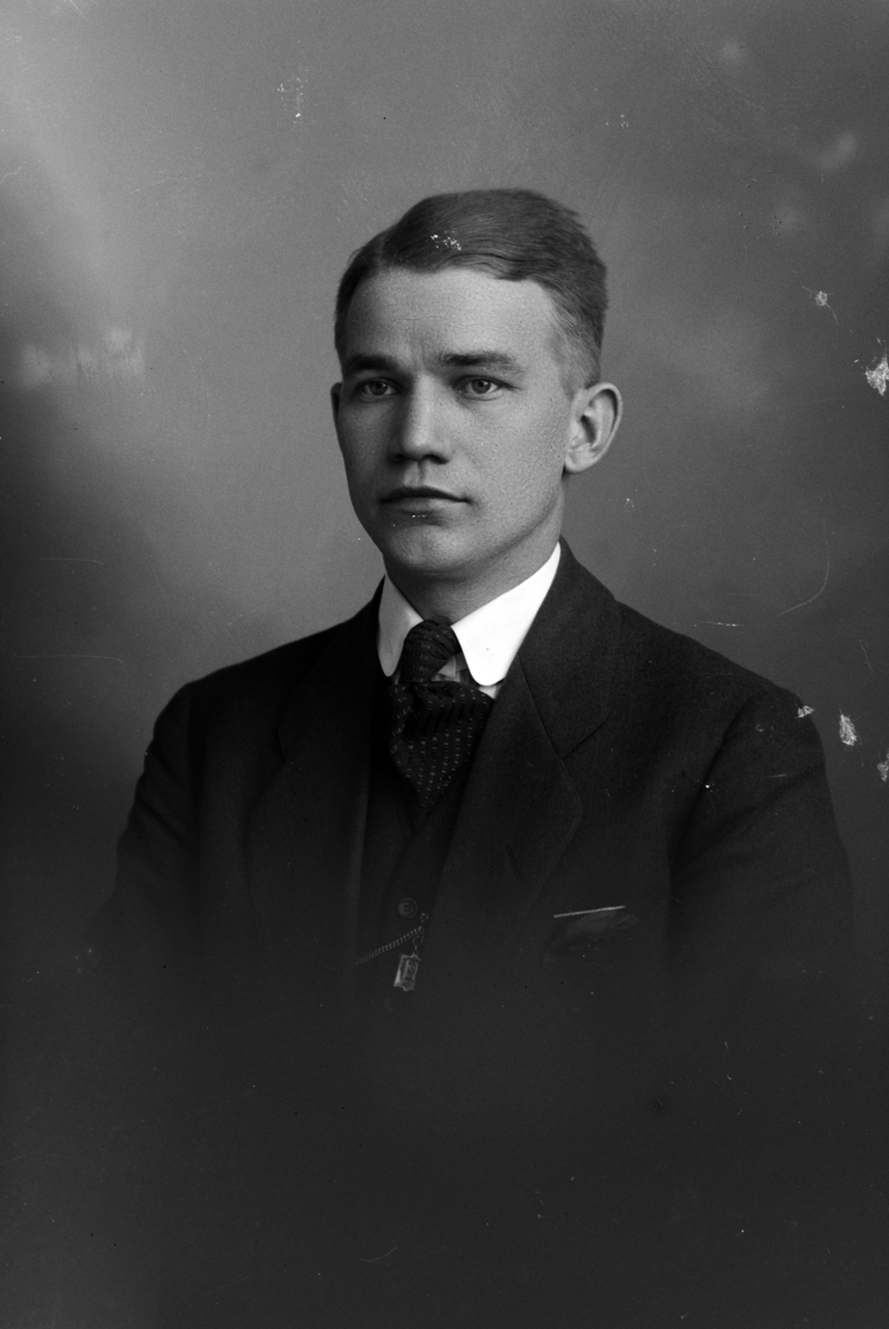 Christian Grundseth, CARLSEN LANDBR. LÆRER, HALVFIG. , 19085