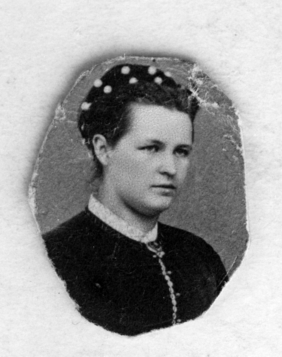 Christian Grundseth, DAAE FRU, HALVFIG. , 18919