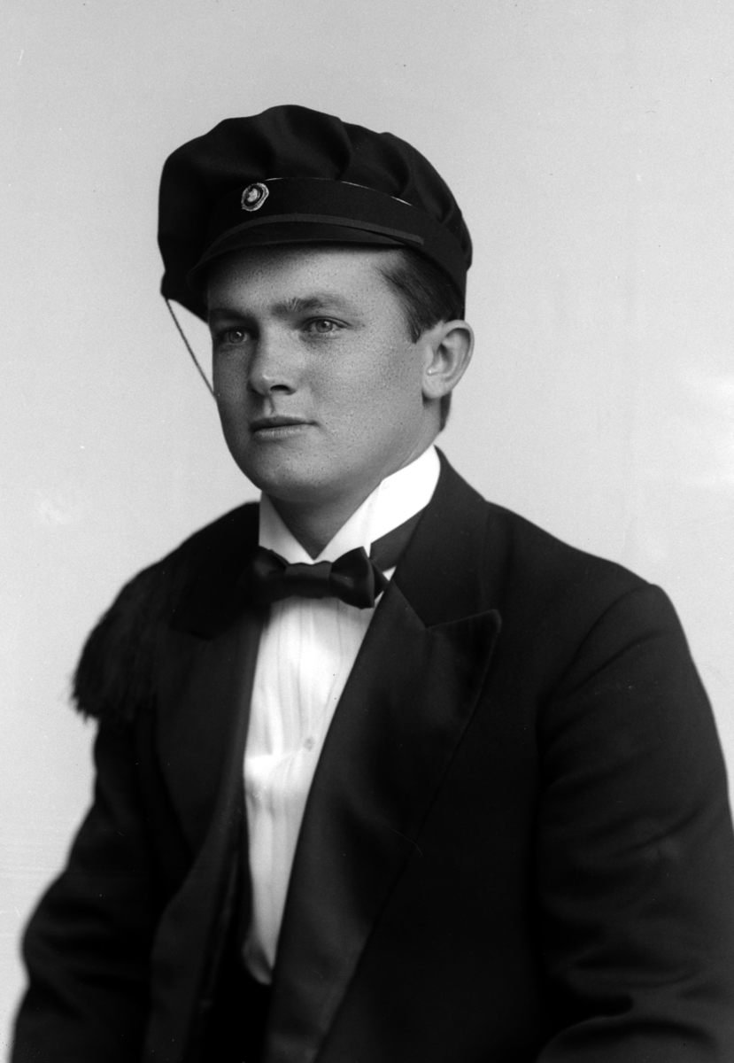 Christian Grundseth, EVENSEN LEIF, STUDENT, HALVFIG. , 24280