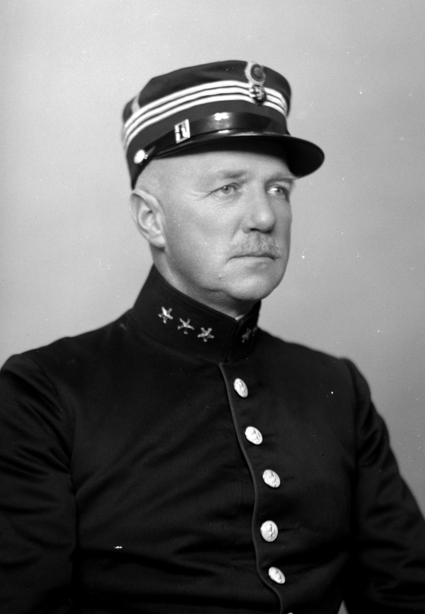 Christian Grundseth, GAUSTAD P. KAPTEIN, HALVFIG. , UNIFORM, 34206