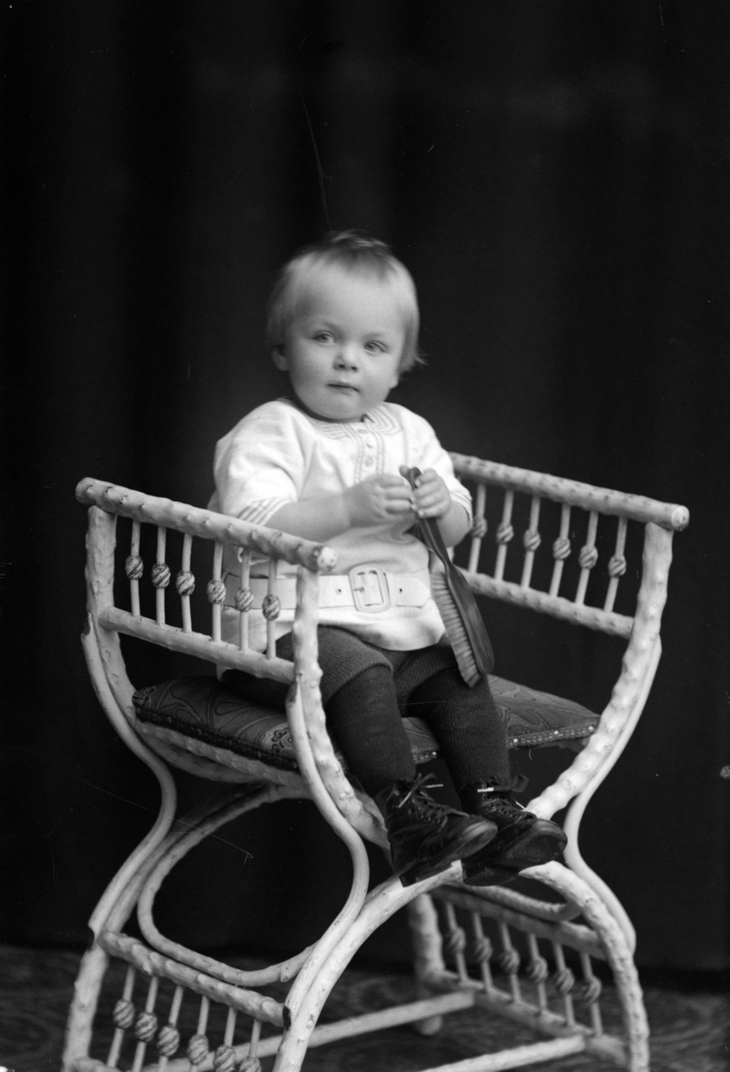 Christian Grundseth, HVAL BANKBOKHOLDER, LITE BARN, 18879