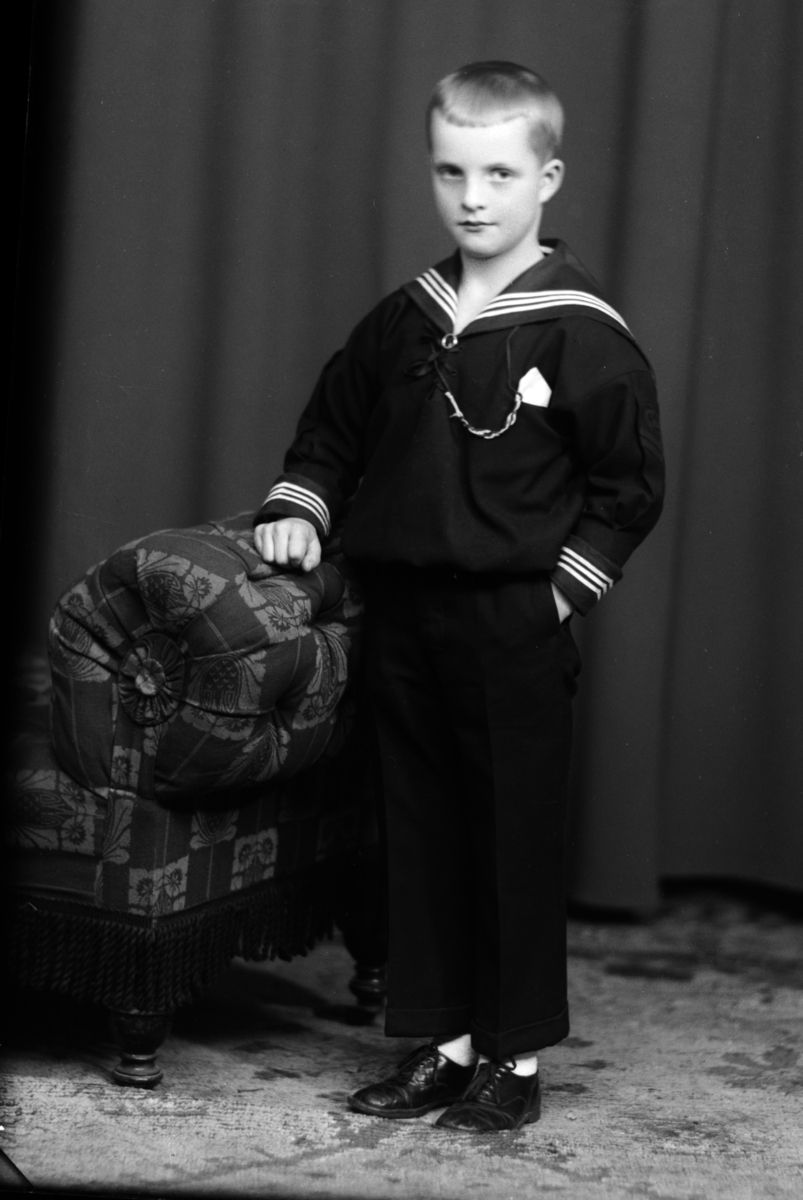 Christian Grundseth, IMISLUND KJØPMANN, GUTT I MATROSDRESS, HELFIG35165