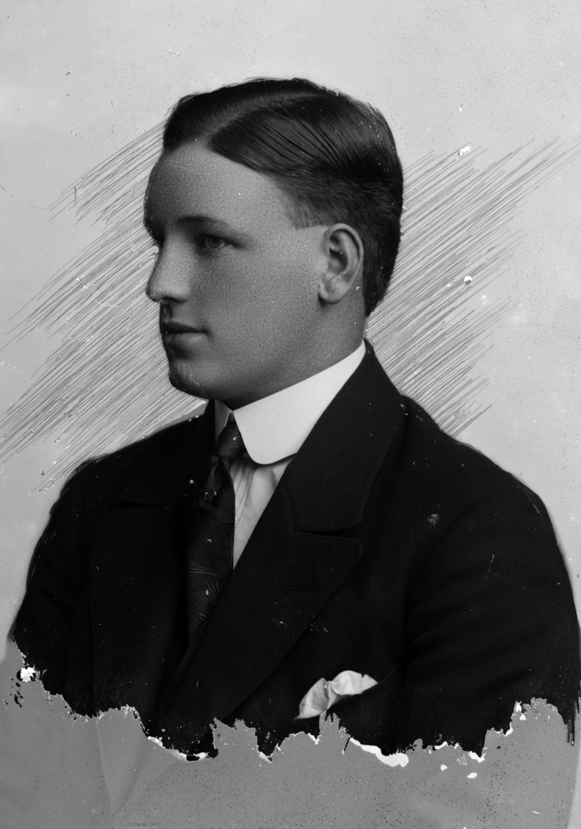Christian Grundseth, KAULUM TRYGVE, HALVFIG. , , 20400