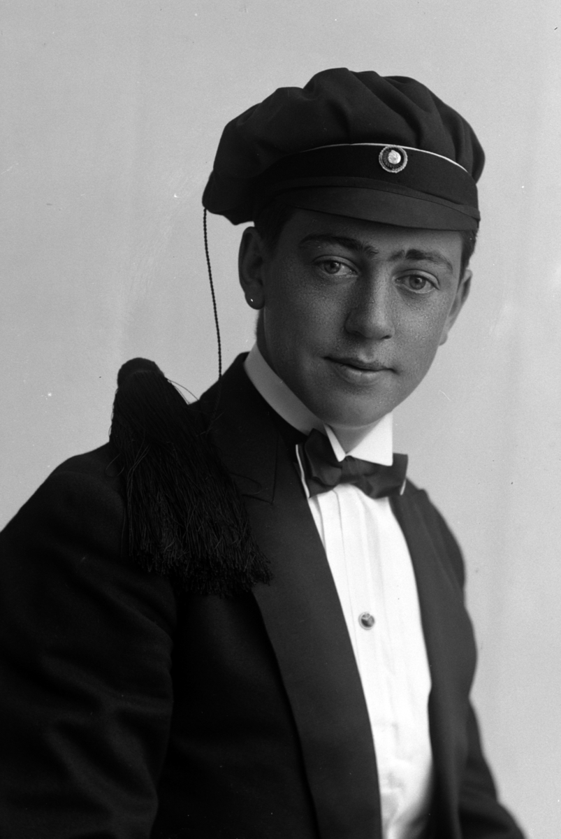 Christian Grundseth, LENTH BORGER, HALVFIG. , STUDENT, 27332