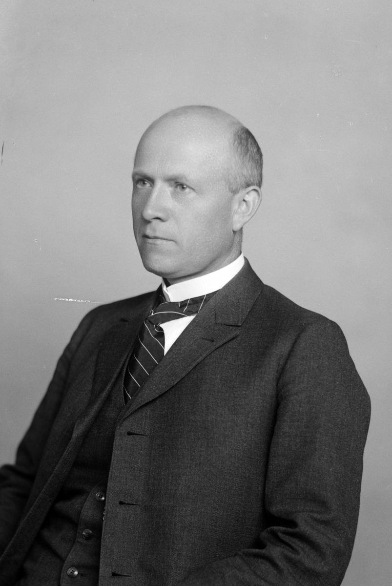 Christian Grundseth, LØGE OVERL. , HALVFIG. , 33911