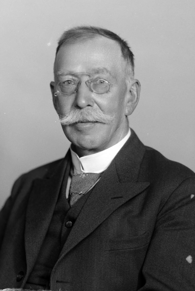 Christian Grundseth, LYSTAD LEKTOR, HALVFIG. , 36390