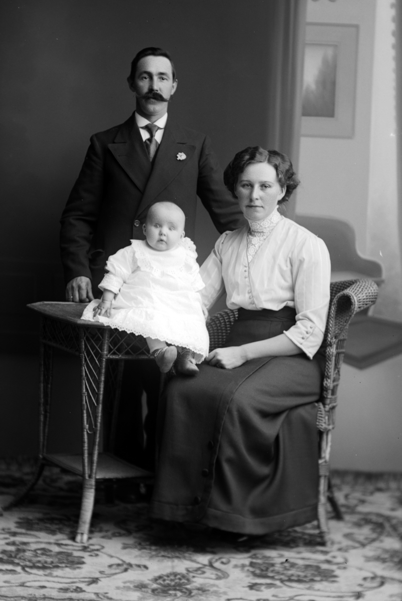 Christian Grundseth, NYHUS D. O. , GR: 3, FAMILIE, 15401.