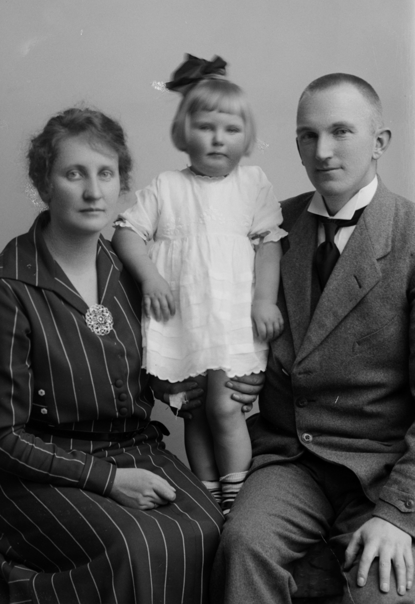 Christian Grundseth, VIEBERG KJØPMANN, GR: 3 FAMILIE, 25090.