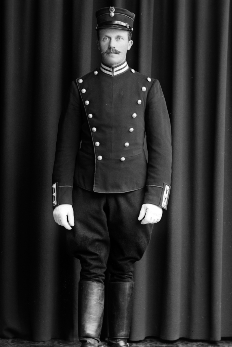 Christian Grundseth, WISTER T. , RIDEHUSET, UNIFORM, RIDEBUKSER, 16496