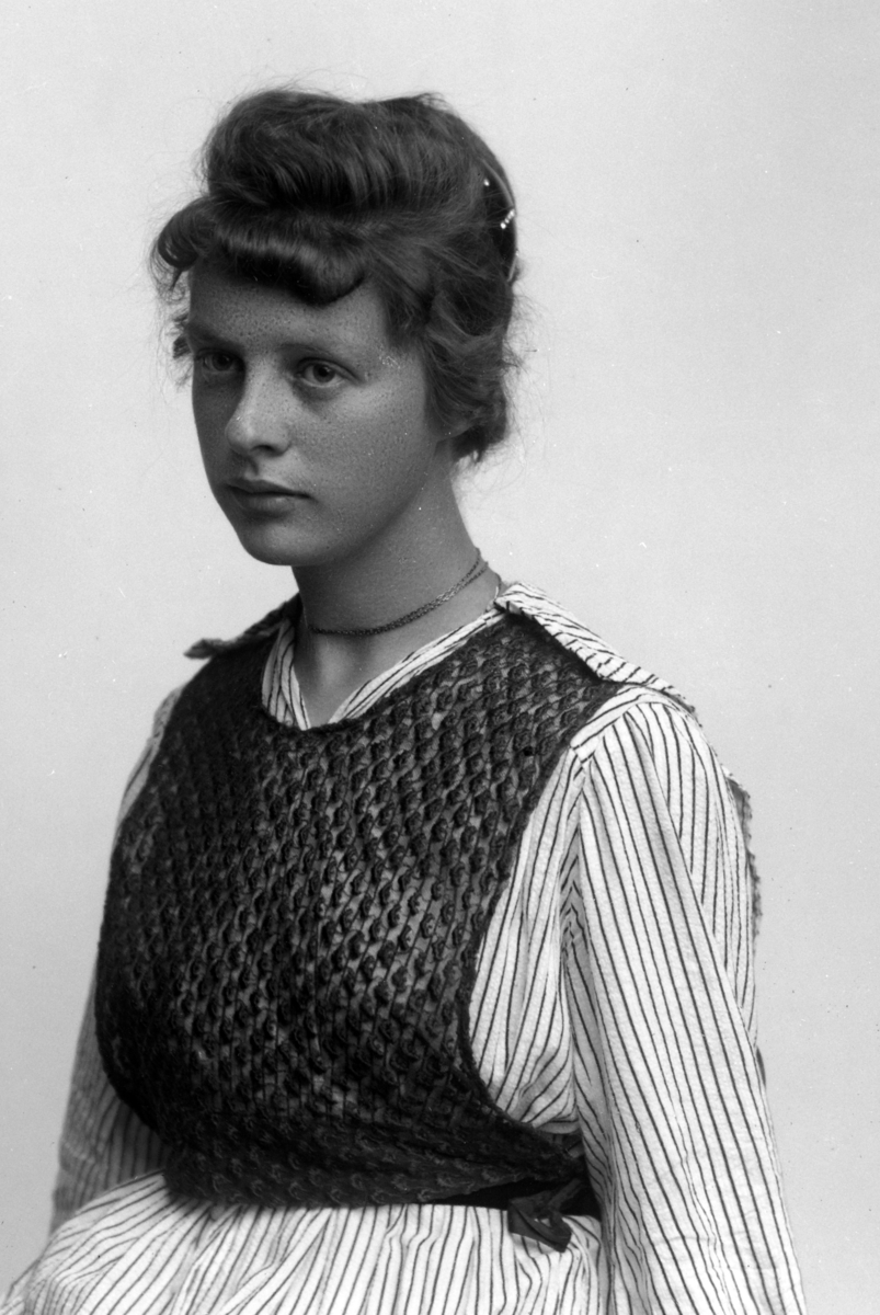 Christian Grundseth, BLYSTAD HELGA, HALVFIG. , 22675