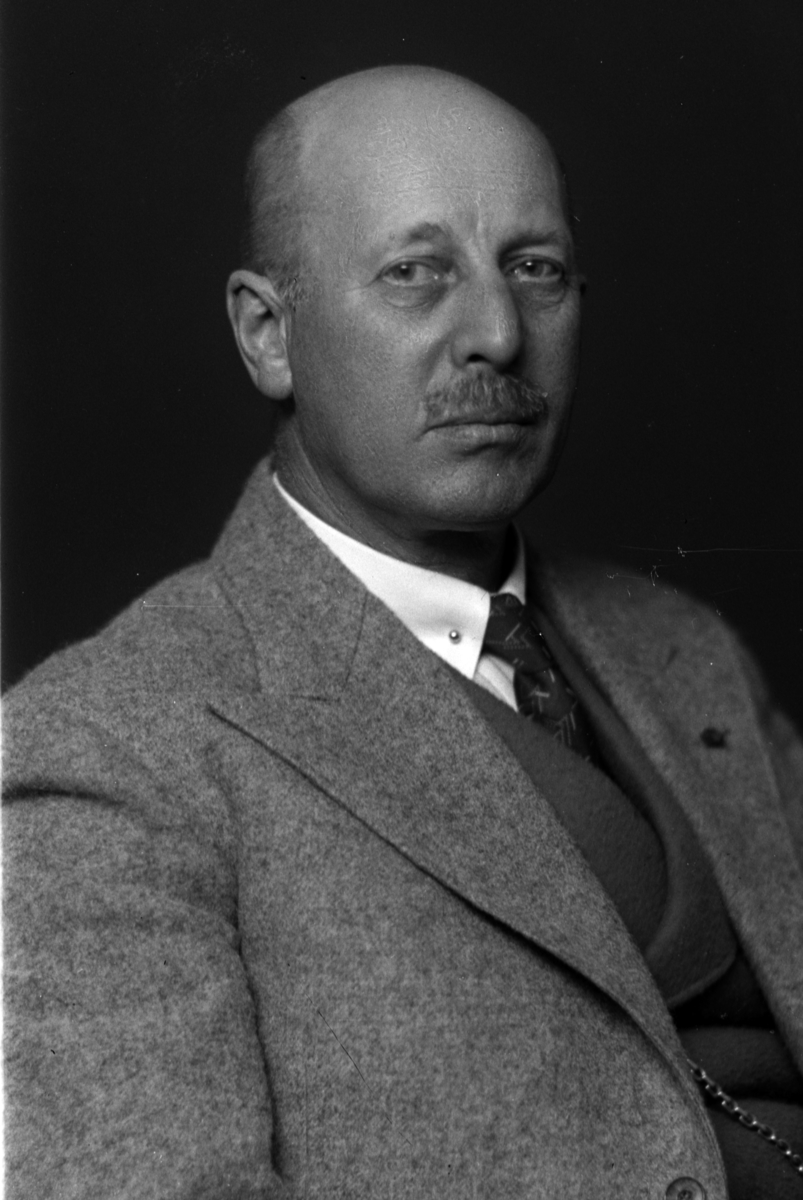 Christian Grundseth, THORSEN INGENIØR, HALVFIG. , 37599