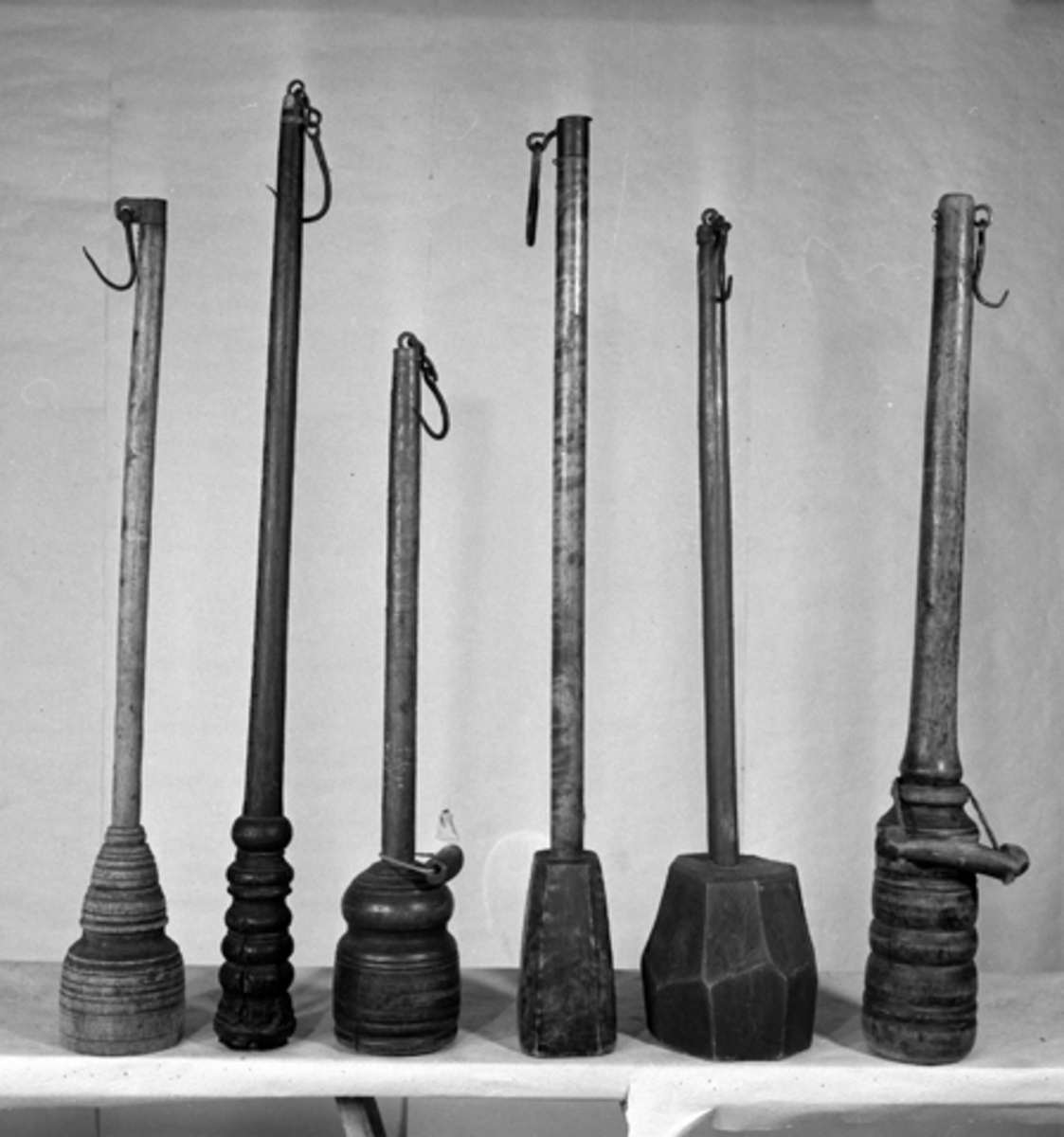 Toralv Bleken-Nilssen, Gjenstandfotografering, Opplandenes folkemuseums samling. (Hedmarksmuseet) Bismervekter. OF. 2912. MALERI. SJØKAPTEIN PETER MØRCH. (bildemotivet stemmer ikke med beskrivelsen).