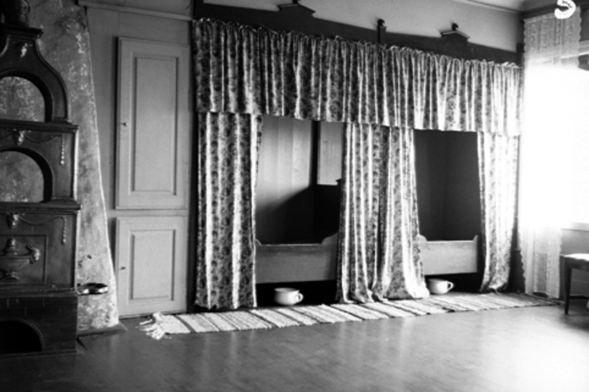 Toralv Bleken-Nilssen, LUND. NORDRE. FURNES i Ringsaker. OVN. SKAP. SENG. FB2. 511. 782-1