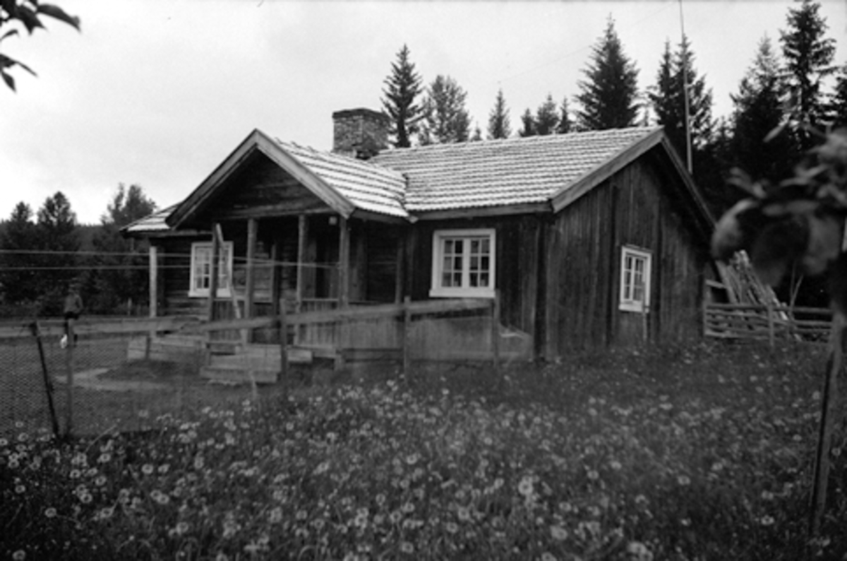 Toralv Bleken-Nilssen, SANDBAKKEN. UNDER OPPSAL. VALLSET. STANGE. EKSTR.