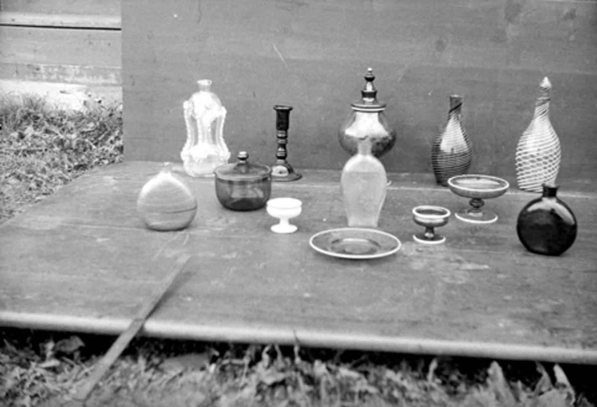 Toralv Bleken-Nilssen, HH. GLASS. VASER. KARAFFEL. FLASKE.