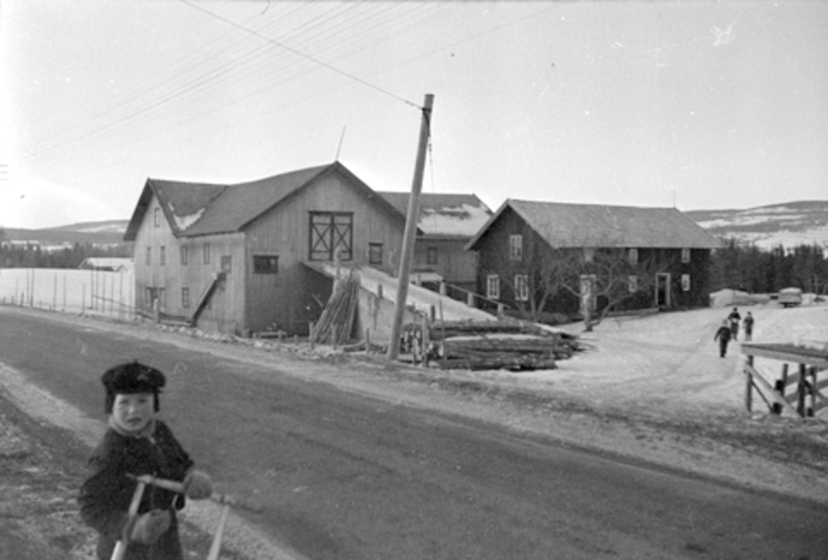Toralv Bleken-Nilssen, KROKSTAD. ØVRE. FURNES i Ringsaker. TUN. GNR. 301-1. FB1. 655.