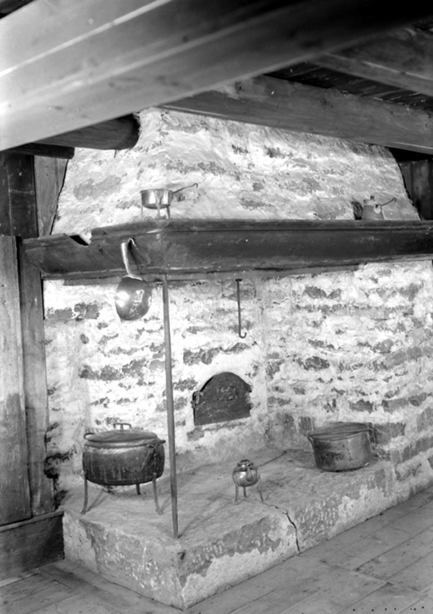Anno Domkirkeodden, HDH. 12. BOLSTADBYGNINGEN. PEIS. ILDSTED. BAKEOVN.