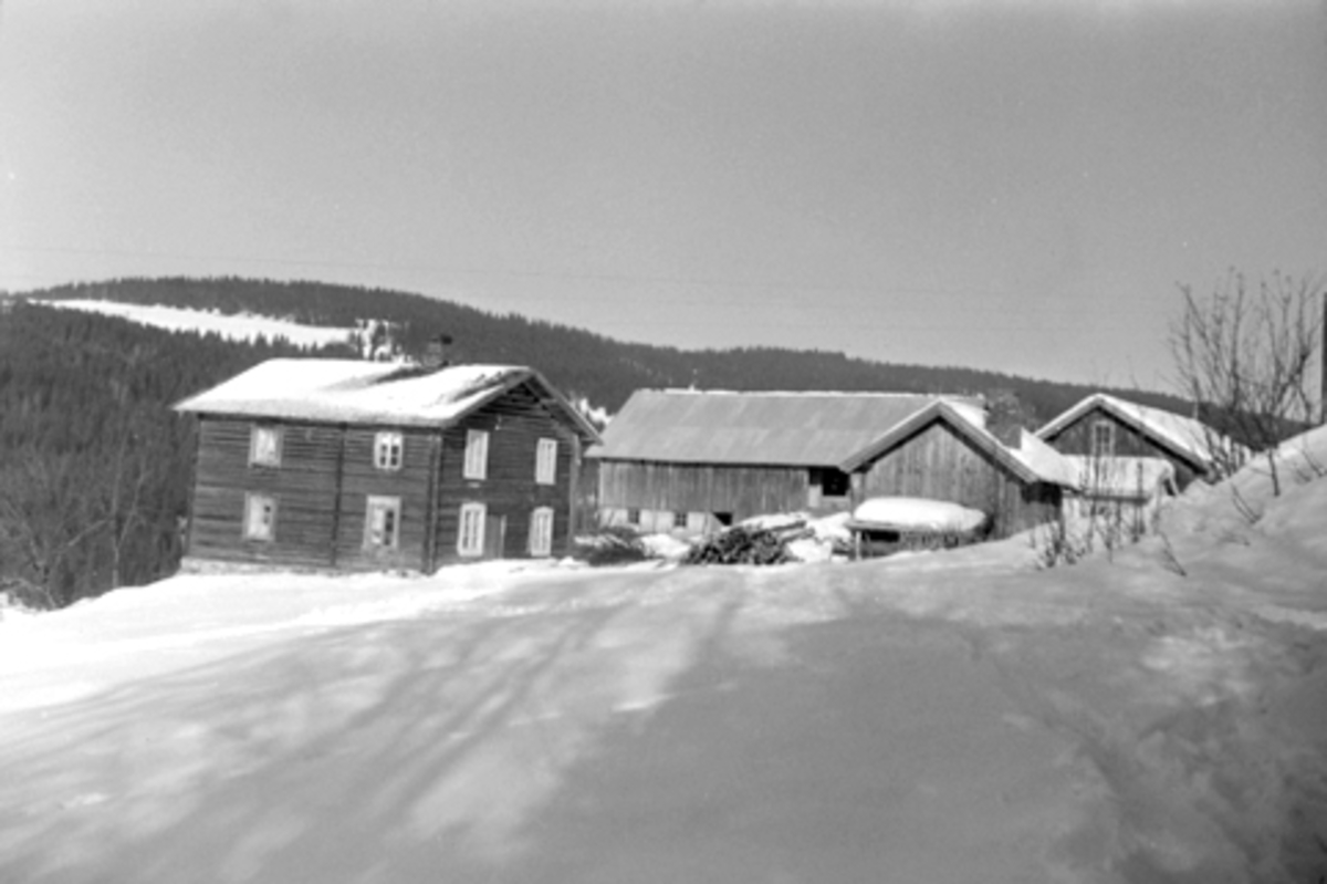 Toralv Bleken-Nilssen, HUS, PINNERUDBAKKEN, FURNES i Ringsaker, FB1. 284, GNR. 244-2