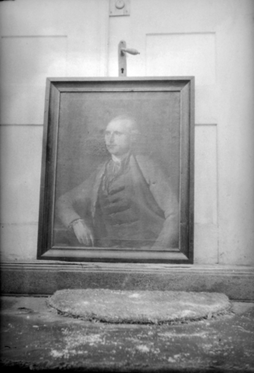Anno Domkirkeodden, MALERI, SJØLPORTRETT AV MANN, LENSMANN OLE NIELSEN, f. 1750 på Deglumseie, Furnes i RINGSAKER.
