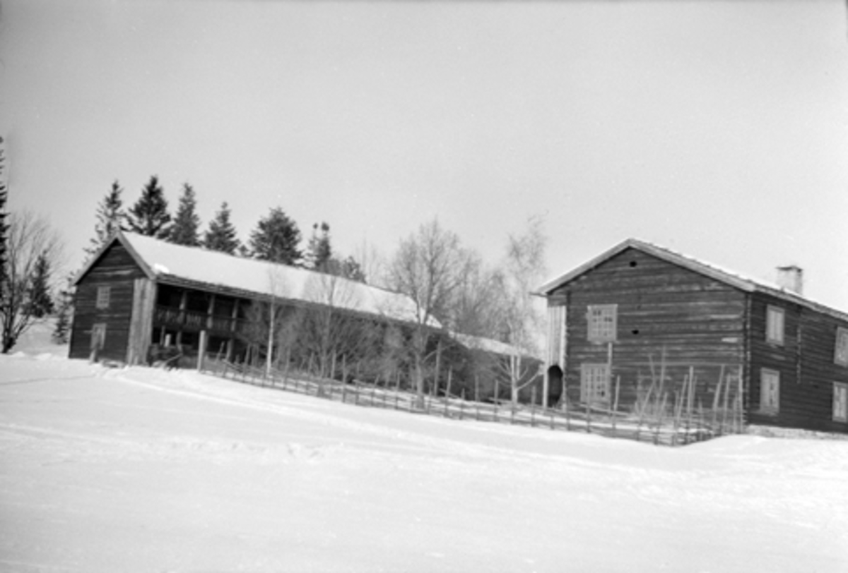 Toralv Bleken-Nilssen, Hedemarkstunet på Domkirkeodden. Hubred, Grimsrud.