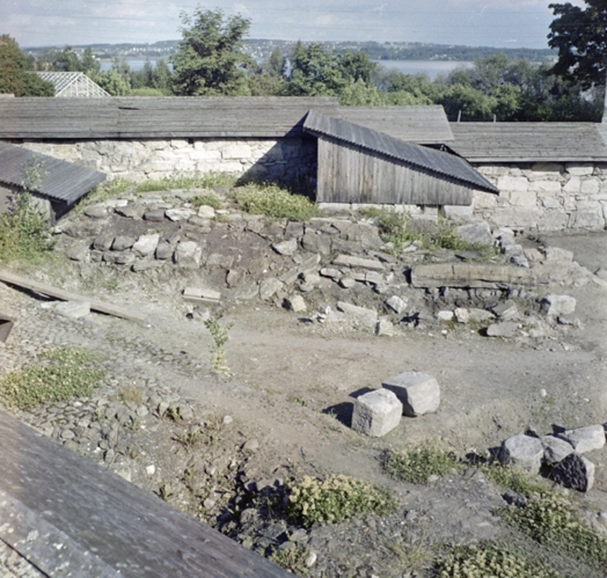Normann Fotoatelier, HAMARKAUPANGEN, BORGGÅRDEN, HKR. 300, ARKEOLOGI, UTGRAVING BISPEBORGEN. FOTO: NORMANN, 30. 08. 1962.